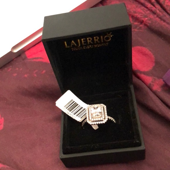 selling brand new engagement ring size 7.5 - Picture 5 of 5